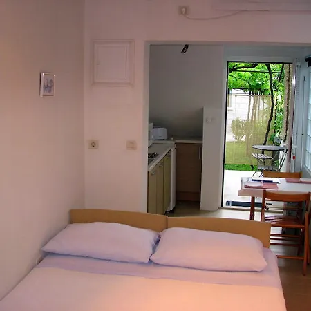Quiet Escape Apartman *