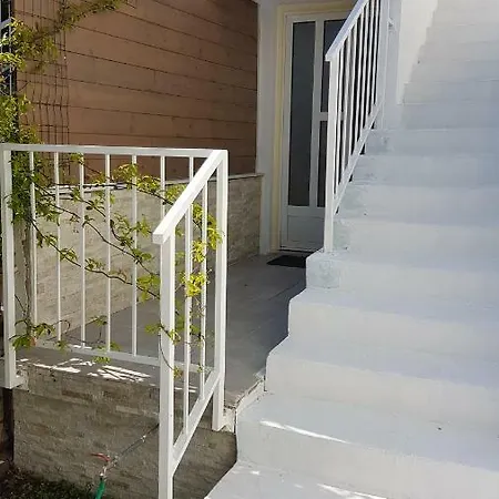 Quiet Escape Apartment