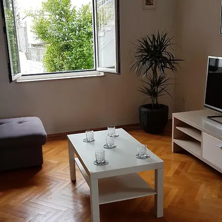 Quiet Escape Apartment