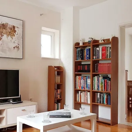 Quiet Escape Apartment