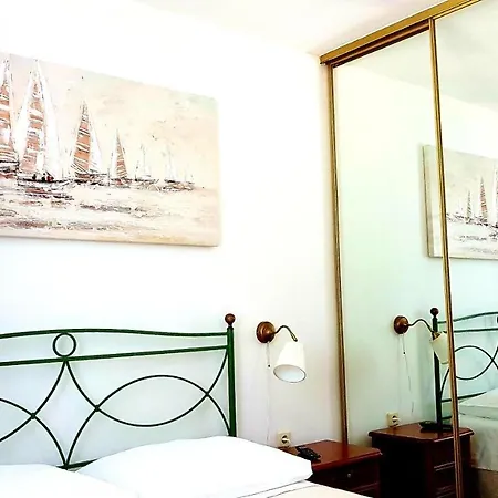Quiet Escape Apartment *